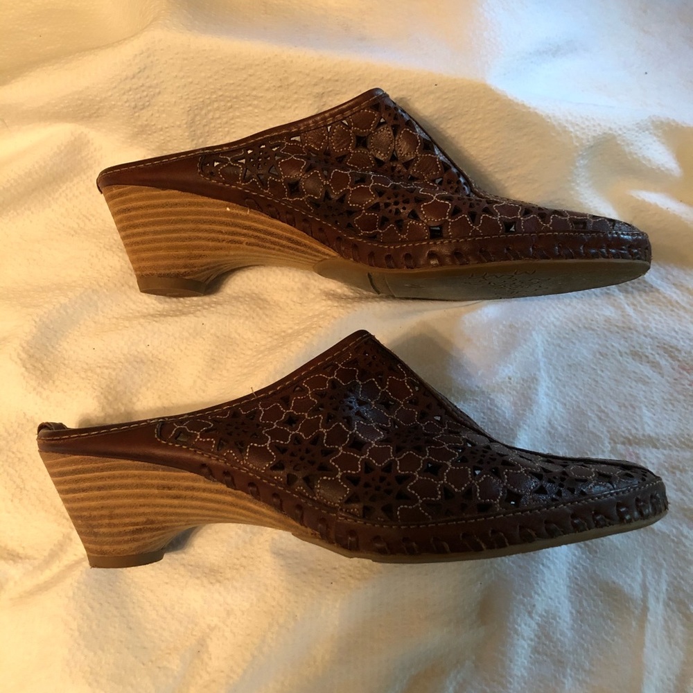Pikolinos Brown Leather Clogs - Picture 3 of 8